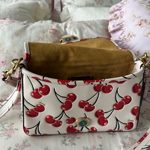 Coach Soft Tabby with Cherry print ~ Shoulder bag - Picture 6 of 7